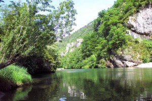 Rivière au Camping des Gorges du Tarn