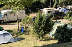 Emplacement tente et caravane au camping des Gorges du Tarn